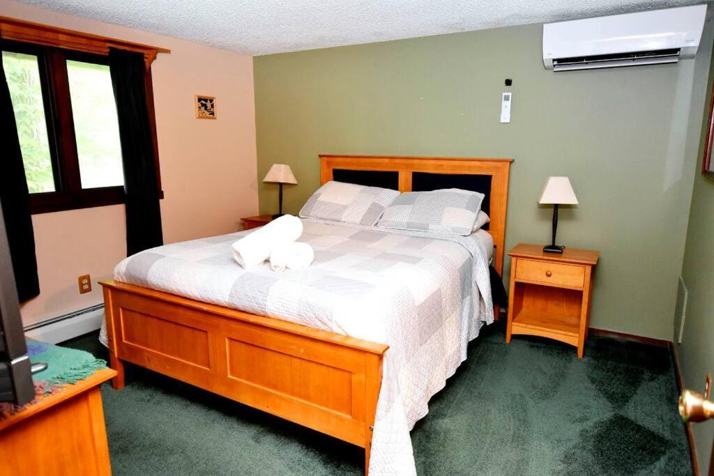 3-Bedroom Vacation Home Steps To Camelback Ski Area Ski-In Ski-Out Crescent Lake Eksteriør bilde
